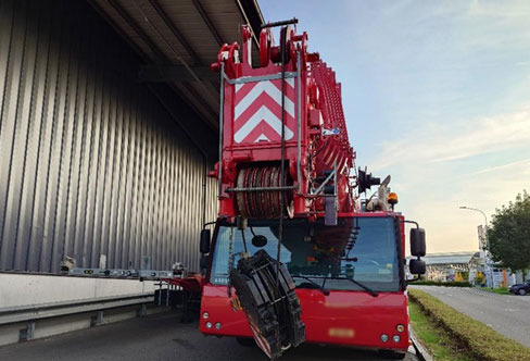 Liebherr LTM 1300-6.2 - Autódaru: 4 kép. Liebherr LTM 1300-6.2 - Autódaru: 4 kép.