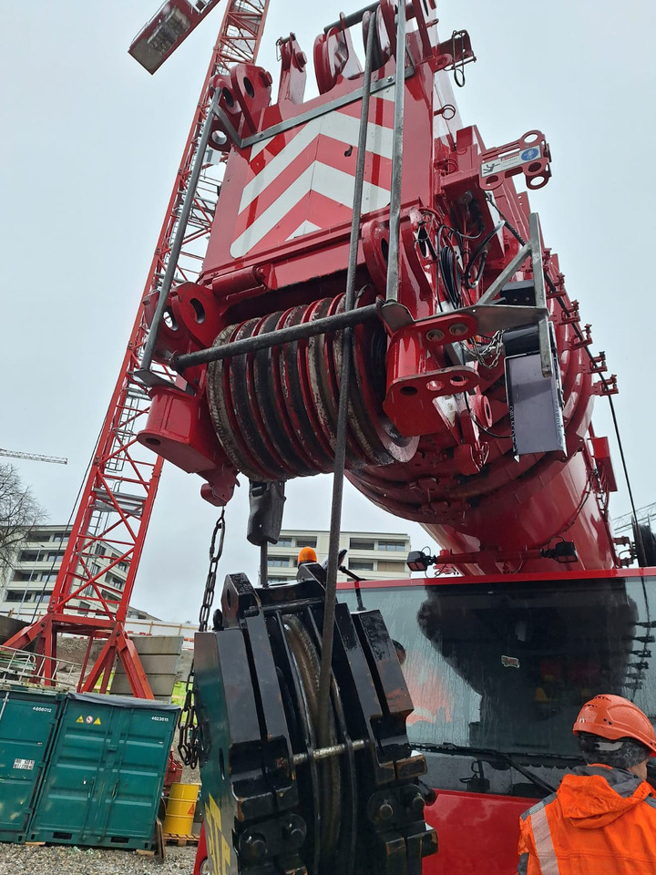 Liebherr LTM 1300-6.2 - Autódaru: 5 kép. Liebherr LTM 1300-6.2 - Autódaru: 5 kép.