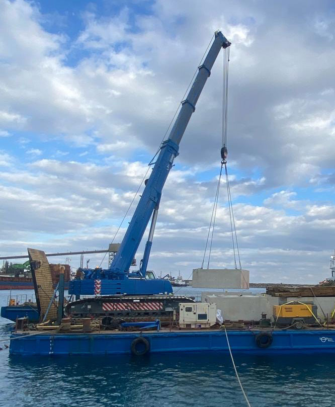 Liebherr LTR 1220 - Lánctalpas daru: 1 kép. Liebherr LTR 1220 - Lánctalpas daru: 1 kép.