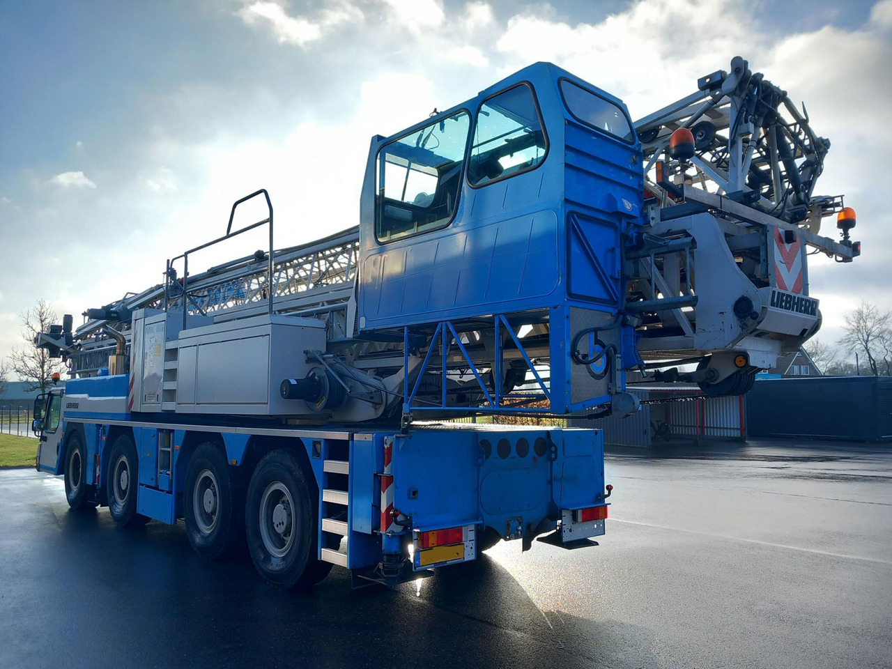 Liebherr MK 88 - Autódaru: 3 kép. Liebherr MK 88 - Autódaru: 3 kép.