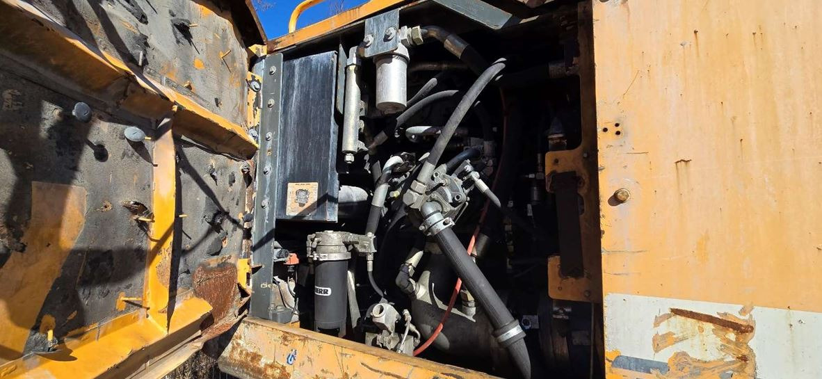 Liebherr R944C T Litronic - Bányászati gépek: 5 kép. Liebherr R944C T Litronic - Bányászati gépek: 5 kép.