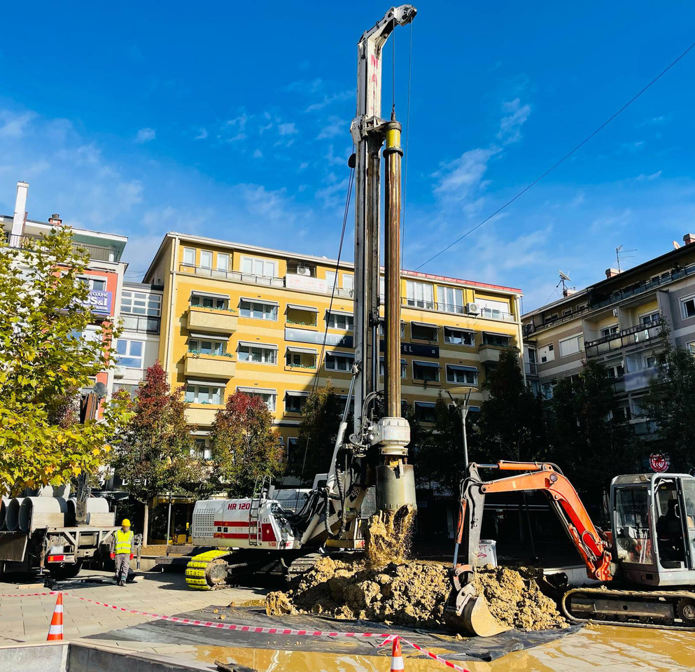 Cölöpverő MAIT HR120: 6 kép. Cölöpverő MAIT HR120: 6 kép.