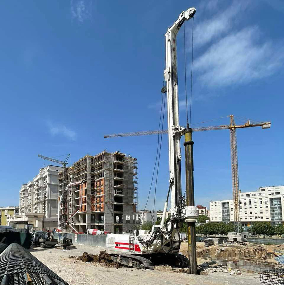MAIT HR120 - Cölöpverő: 5 kép. MAIT HR120 - Cölöpverő: 5 kép.