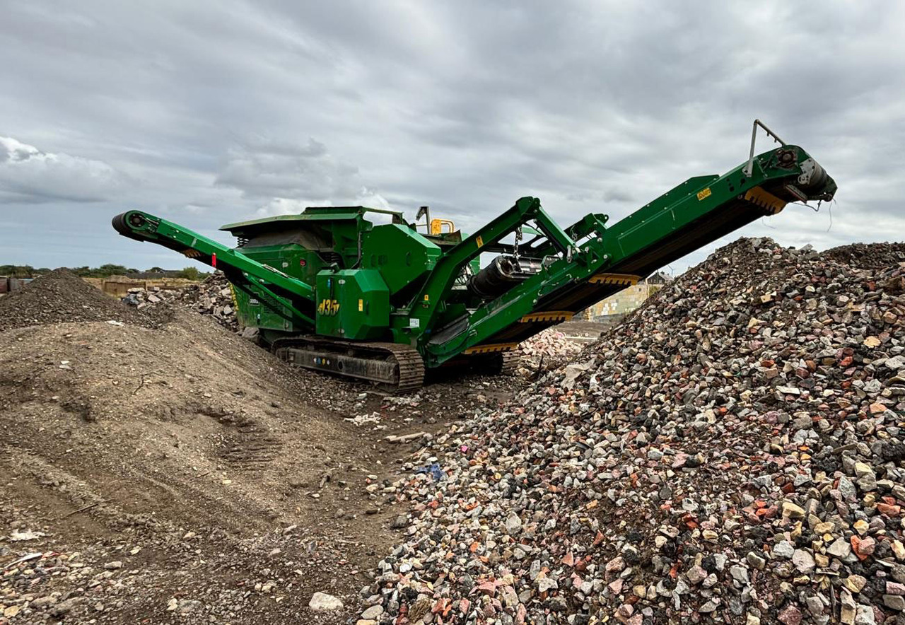 McCloskey J35 - Pofás törő: 1 kép. McCloskey J35 - Pofás törő: 1 kép.