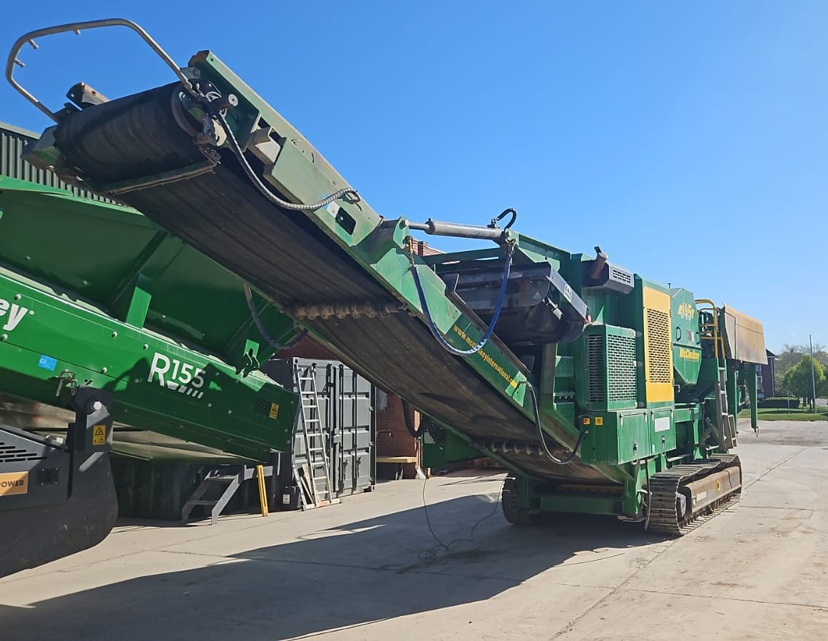 McCloskey J45 - Pofás törő: 3 kép. McCloskey J45 - Pofás törő: 3 kép.