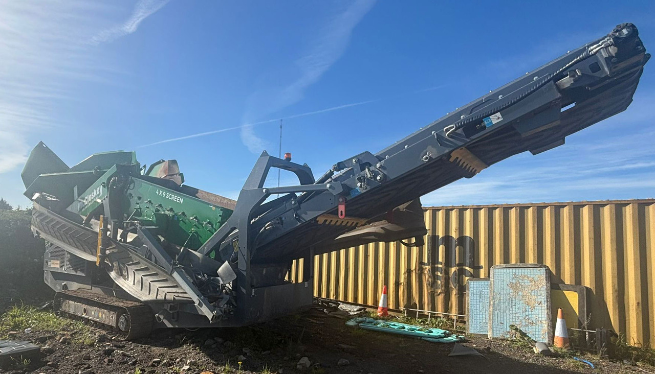 McCloskey R70 - Osztályozó berendezés: 2 kép. McCloskey R70 - Osztályozó berendezés: 2 kép.