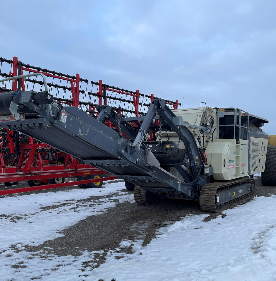 Metso I908 - Röpítő törő: 2 kép. Metso I908 - Röpítő törő: 2 kép.