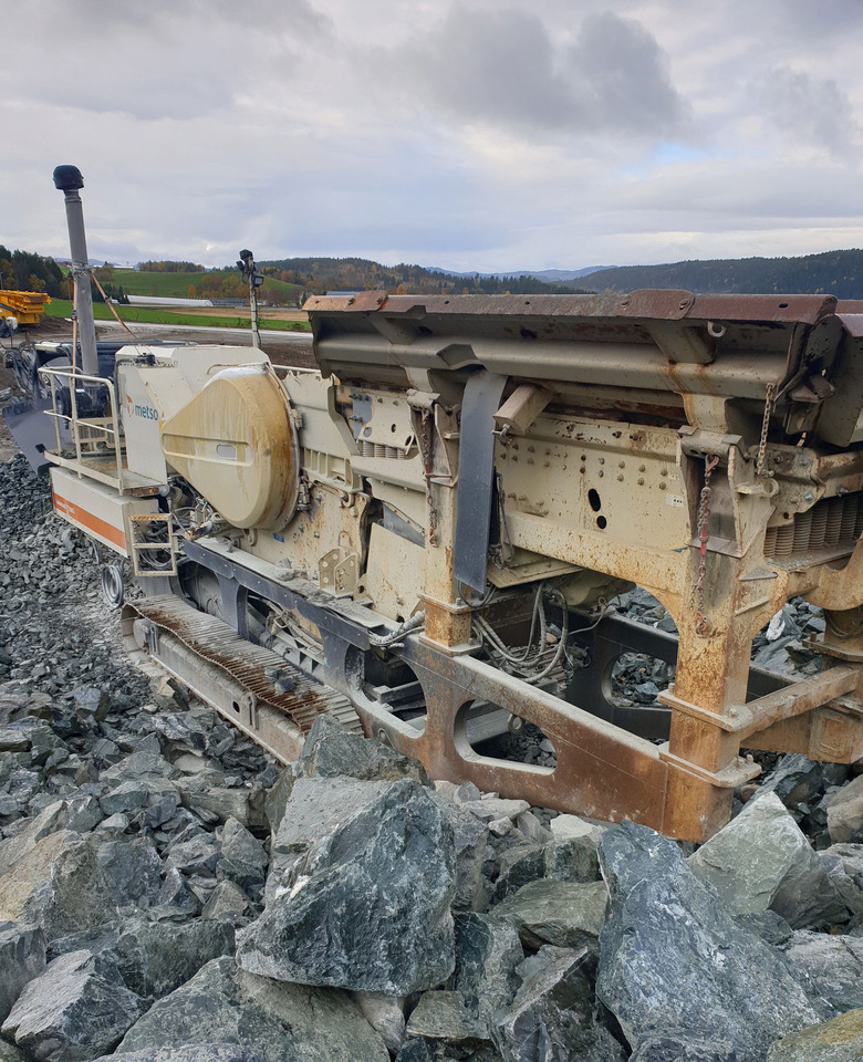 Metso LT106S - Pofás törő: 4 kép. Metso LT106S - Pofás törő: 4 kép.