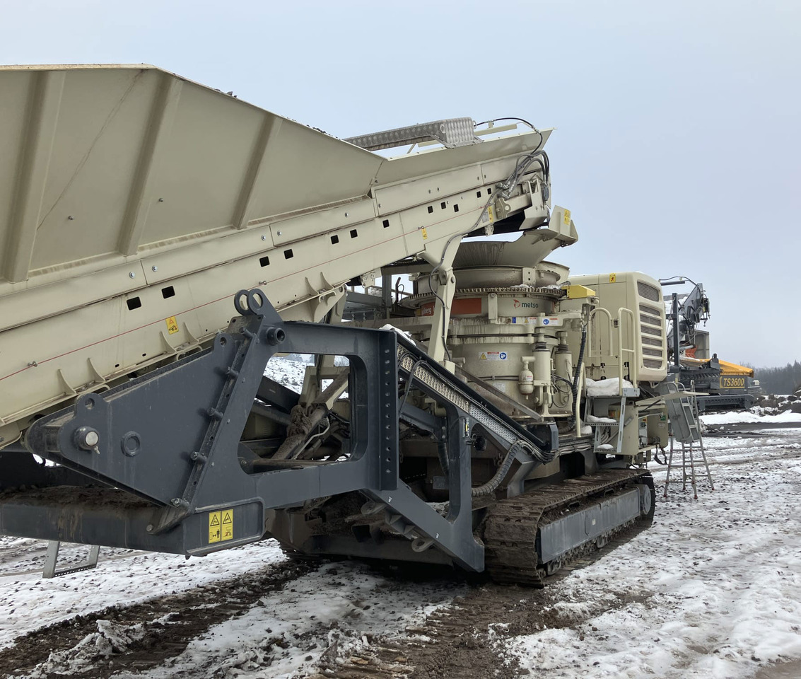 Kúpos törő Metso LT300 HP: 7 kép.