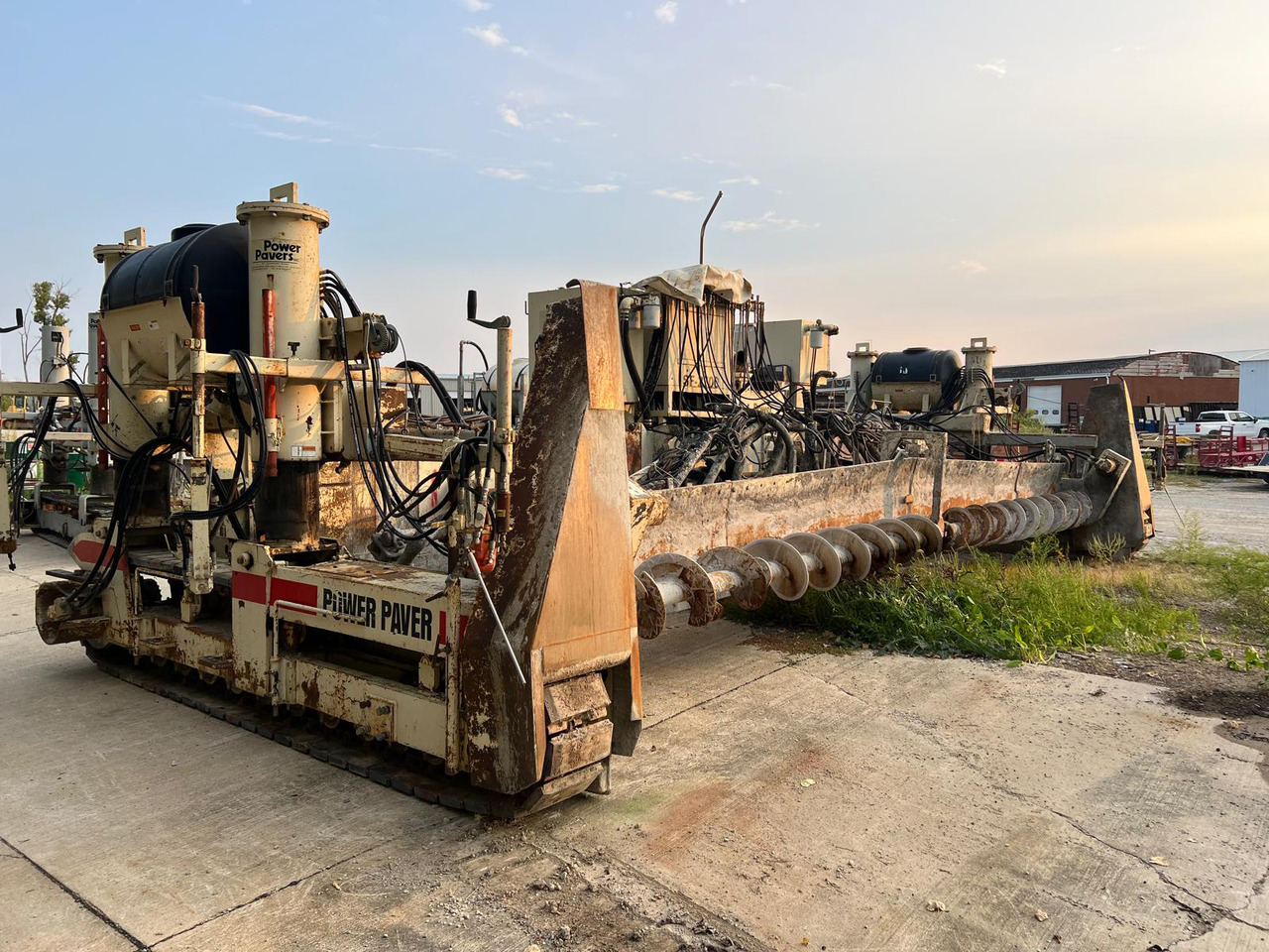 Power Pavers SF-2700 - Útburkológép: 3 kép. Power Pavers SF-2700 - Útburkológép: 3 kép.