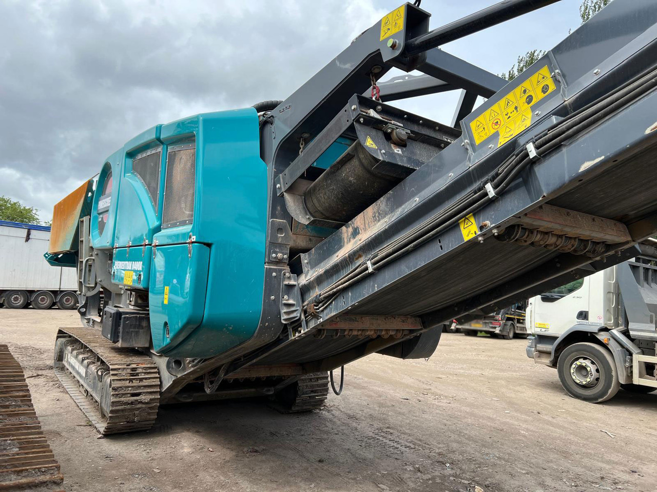 Powerscreen Premiertrak R400X - Pofás törő: 5 kép. Powerscreen Premiertrak R400X - Pofás törő: 5 kép.