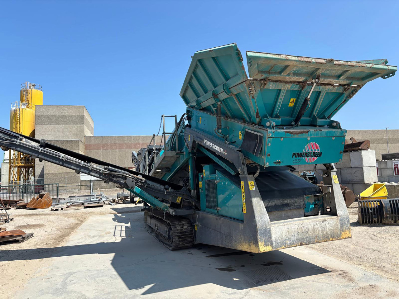 Powerscreen Warrior 1800 - Osztályozó berendezés: 3 kép. Powerscreen Warrior 1800 - Osztályozó berendezés: 3 kép.
