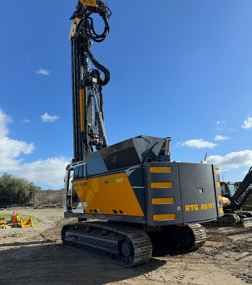 RTG RG16T - Cölöpverő: 3 kép. RTG RG16T - Cölöpverő: 3 kép.