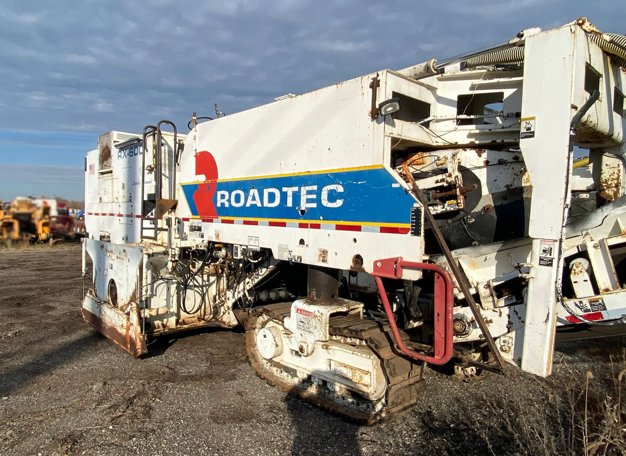 Roadtec RX-60C - Aszfaltmaró: 4 kép. Roadtec RX-60C - Aszfaltmaró: 4 kép.
