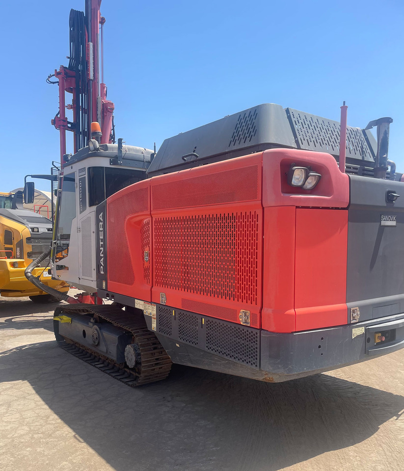 Sandvik DP1500i - Fúrógép: 4 kép. Sandvik DP1500i - Fúrógép: 4 kép.