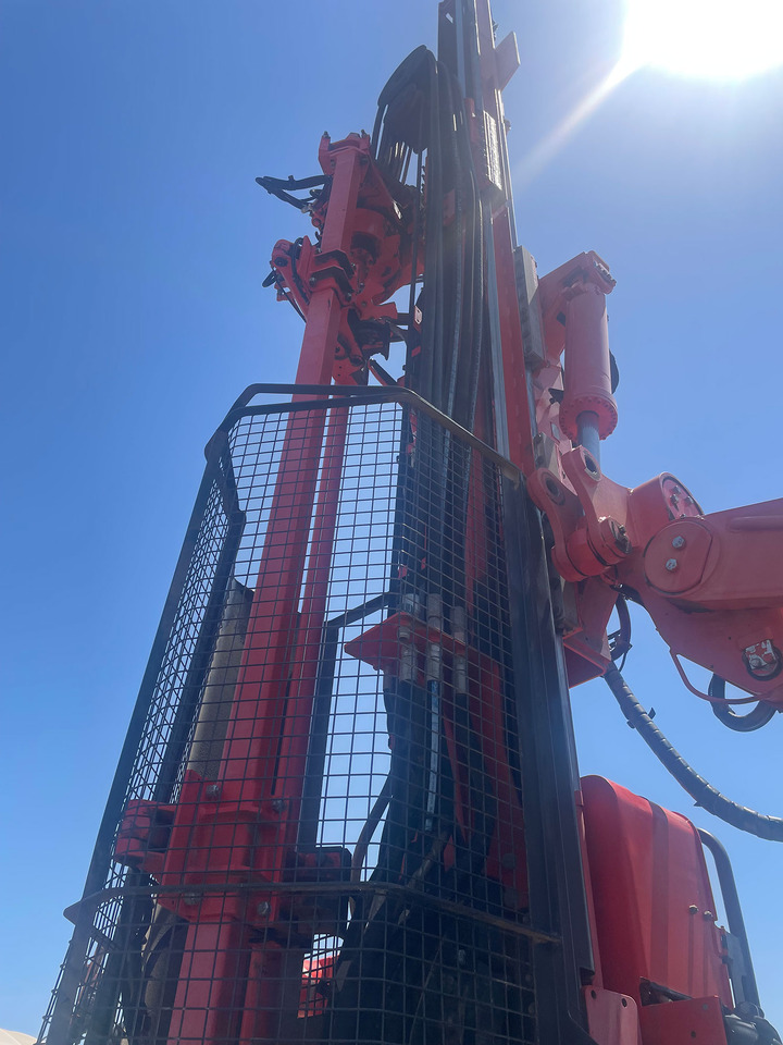 Sandvik DP1500i - Fúrógép: 5 kép. Sandvik DP1500i - Fúrógép: 5 kép.
