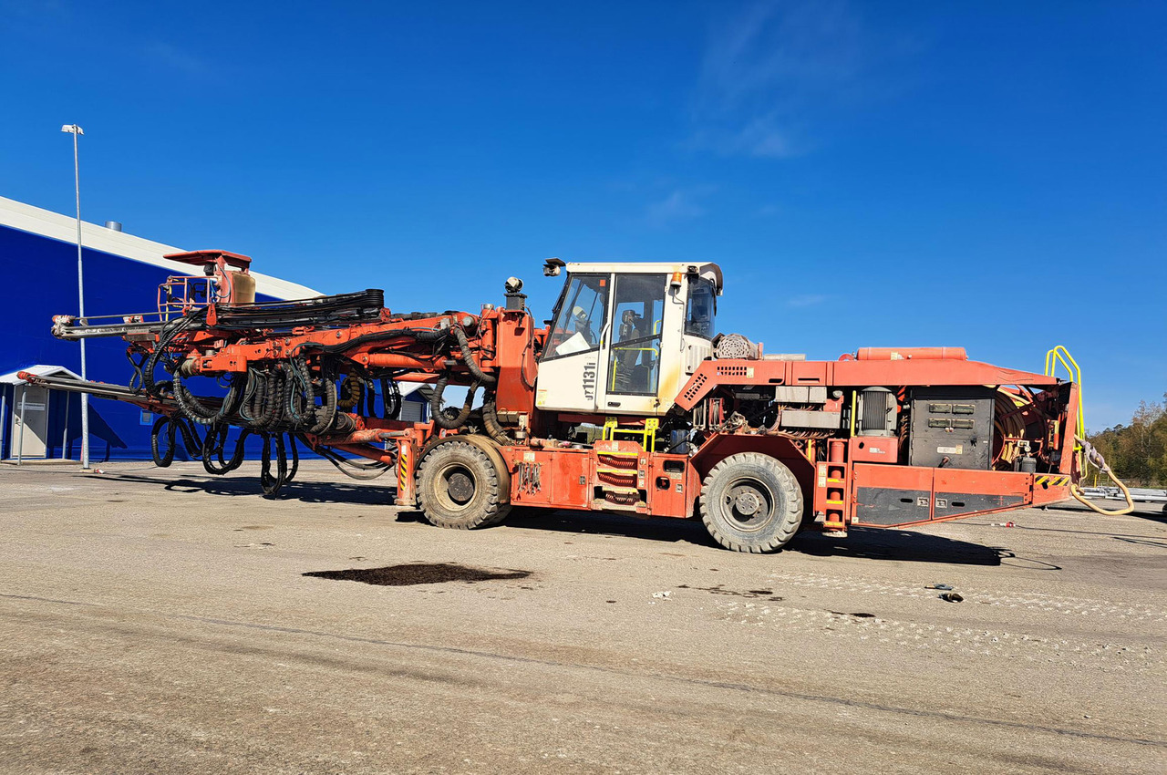 Sandvik DT1131I - Irányított fúrógép: 1 kép. Sandvik DT1131I - Irányított fúrógép: 1 kép.