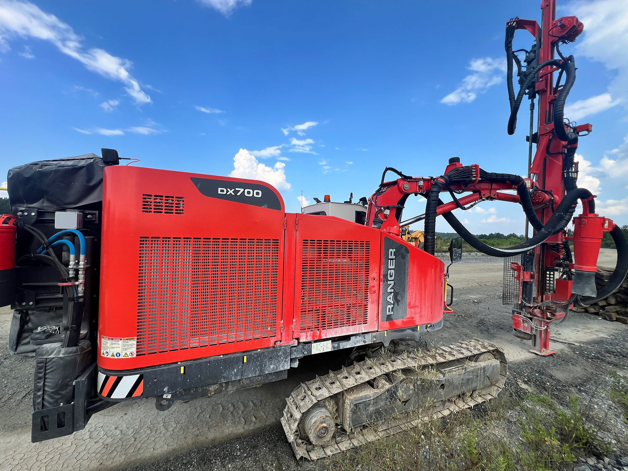 Sandvik DX700 - Fúrógép: 3 kép. Sandvik DX700 - Fúrógép: 3 kép.