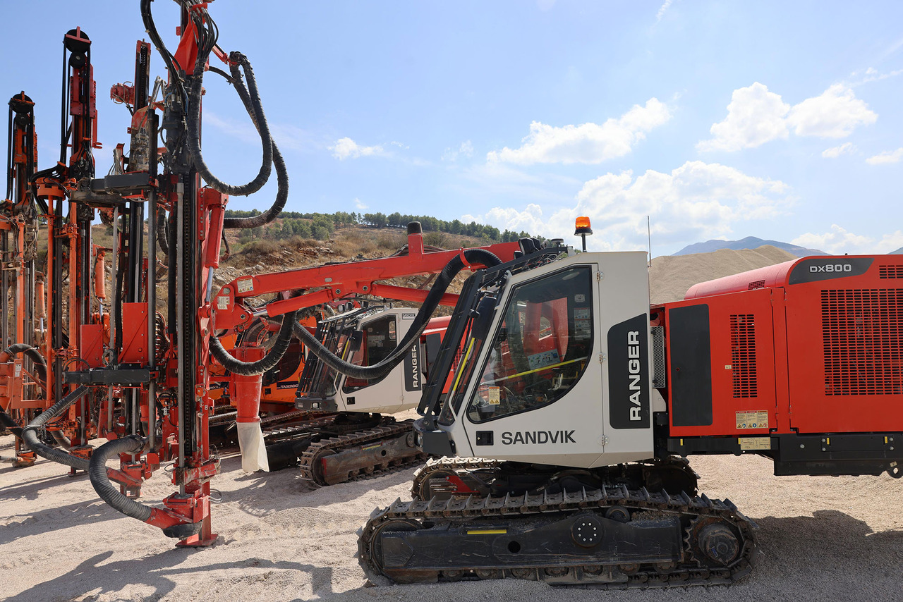 Sandvik DX800 - Fúrógép: 5 kép. Sandvik DX800 - Fúrógép: 5 kép.