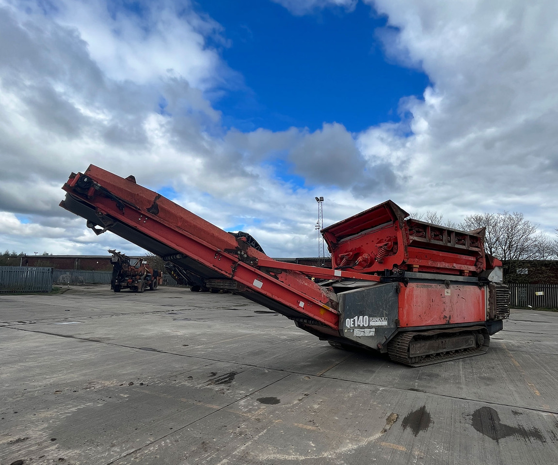 Sandvik QE140 - Osztályozó berendezés: 1 kép. Sandvik QE140 - Osztályozó berendezés: 1 kép.