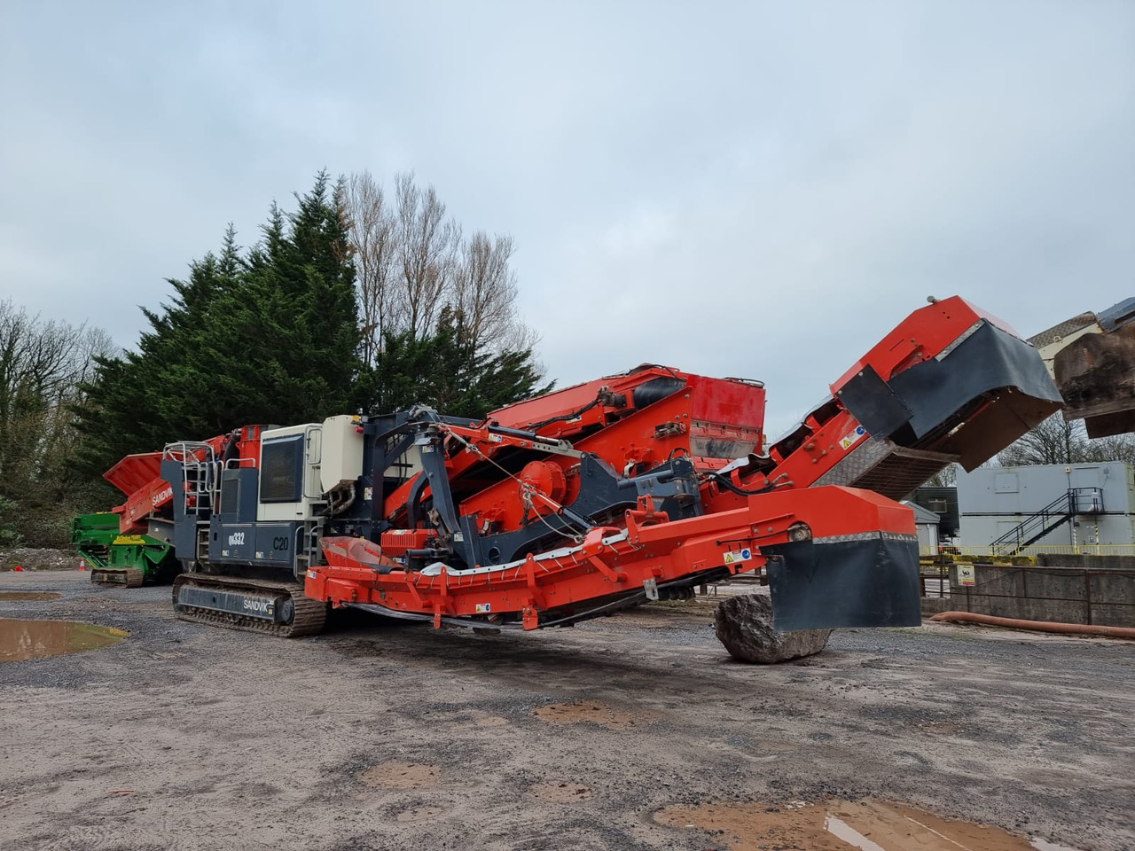 Sandvik QH332 DDHS - Kúpos törő: 2 kép. Sandvik QH332 DDHS - Kúpos törő: 2 kép.