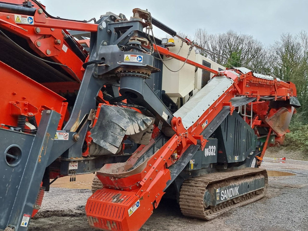 Sandvik QH332 DDHS - Kúpos törő: 5 kép. Sandvik QH332 DDHS - Kúpos törő: 5 kép.