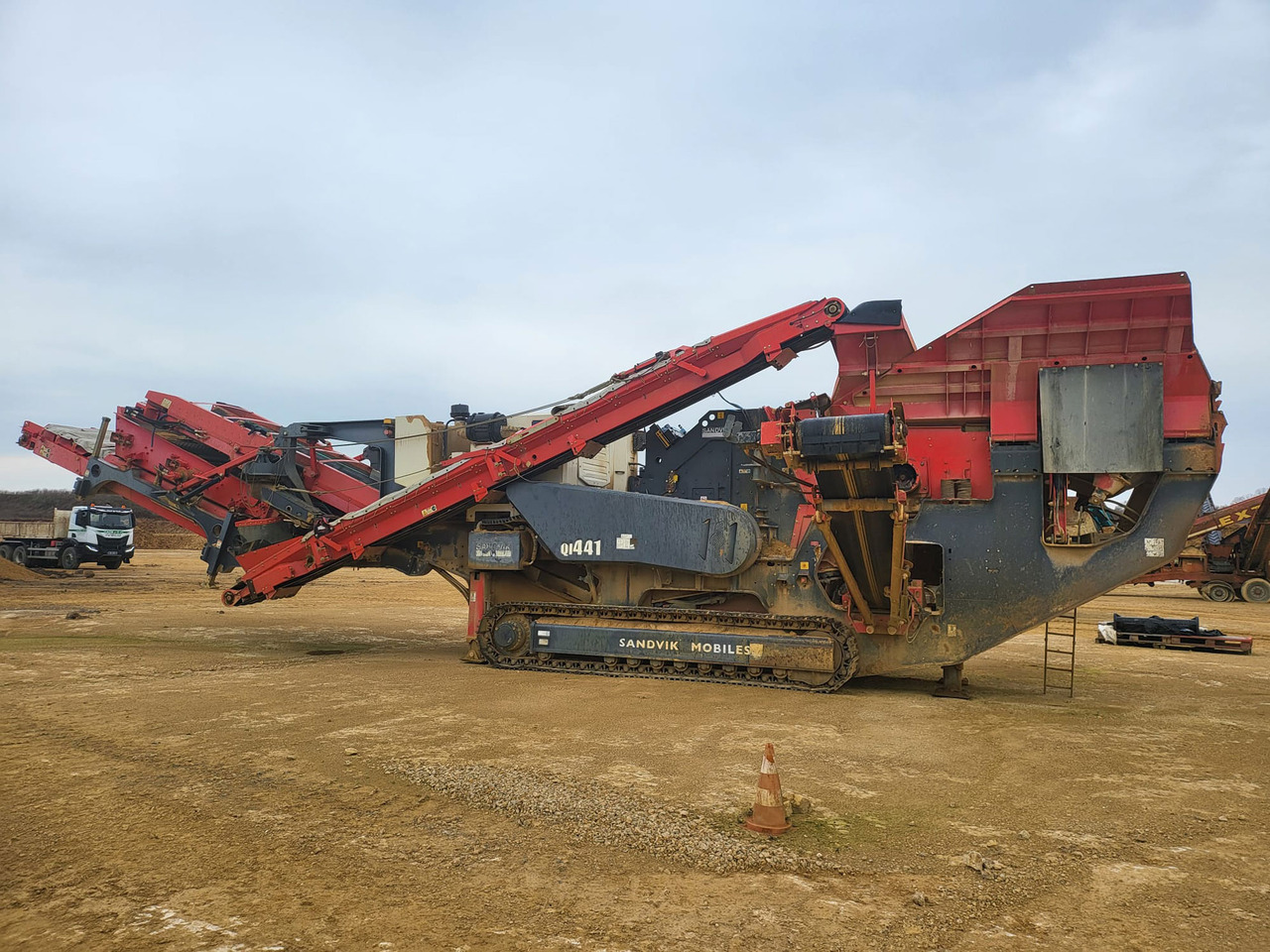 Sandvik QI441 HSSD - Röpítő törő: 2 kép. Sandvik QI441 HSSD - Röpítő törő: 2 kép.