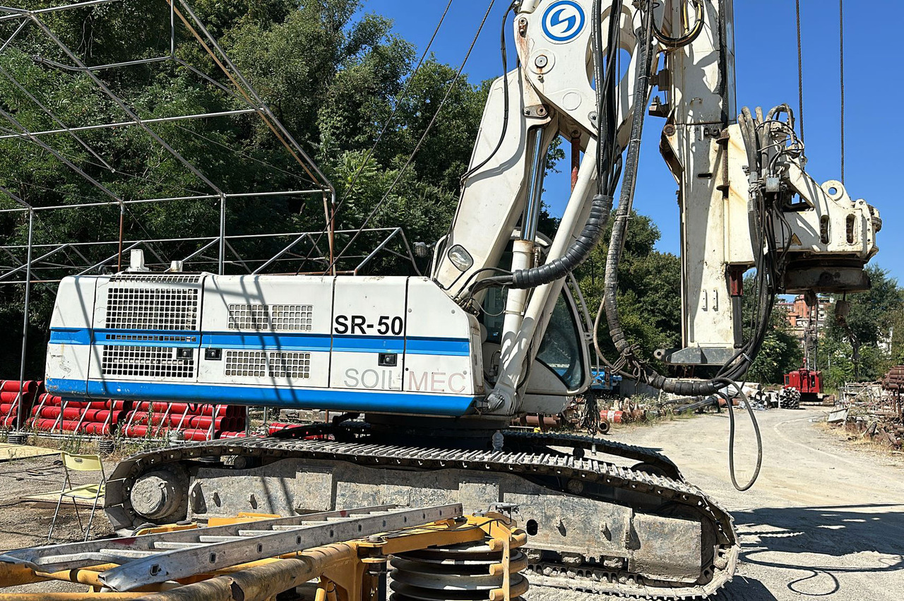 Soilmec SR-50 - Cölöpverő: 3 kép. Soilmec SR-50 - Cölöpverő: 3 kép.