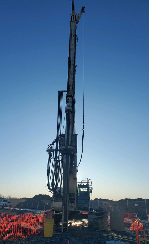 Soilmec SR-75 - Cölöpverő: 4 kép. Soilmec SR-75 - Cölöpverő: 4 kép.
