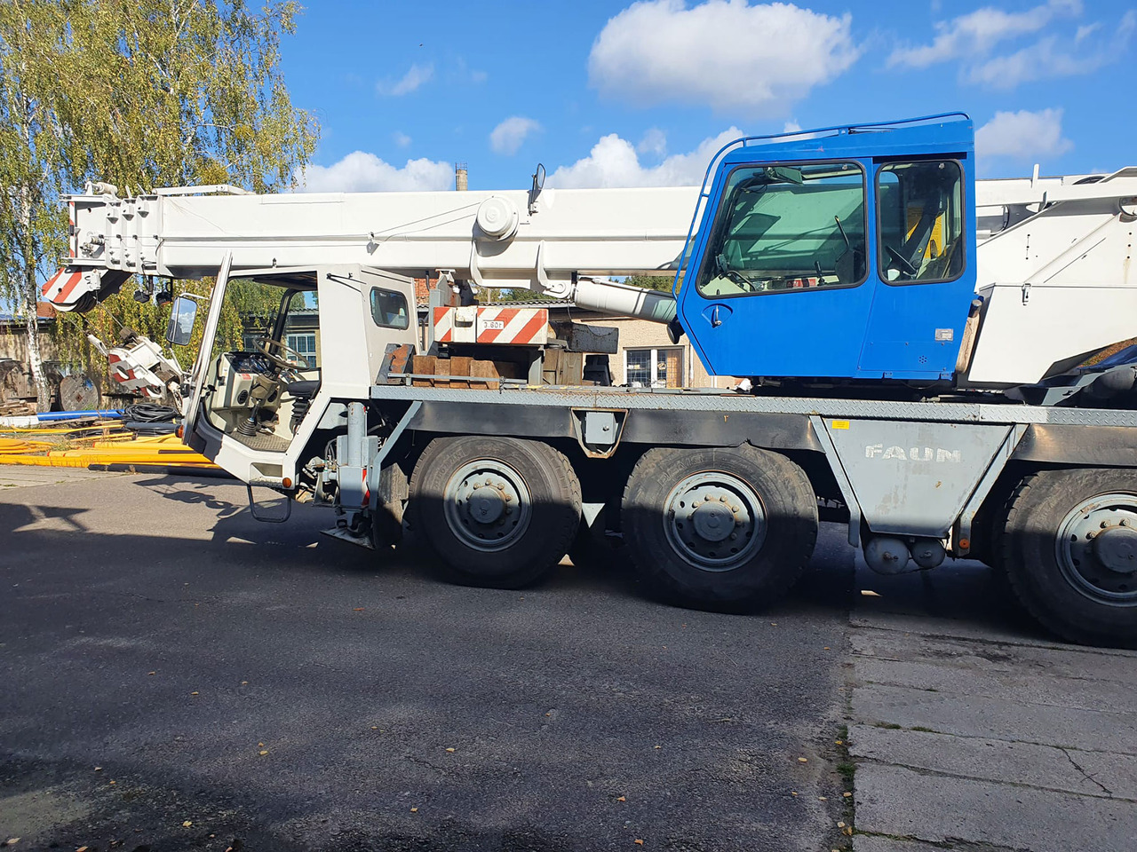 Tadano Faun RTF 40-3 - Autódaru: 3 kép. Tadano Faun RTF 40-3 - Autódaru: 3 kép.