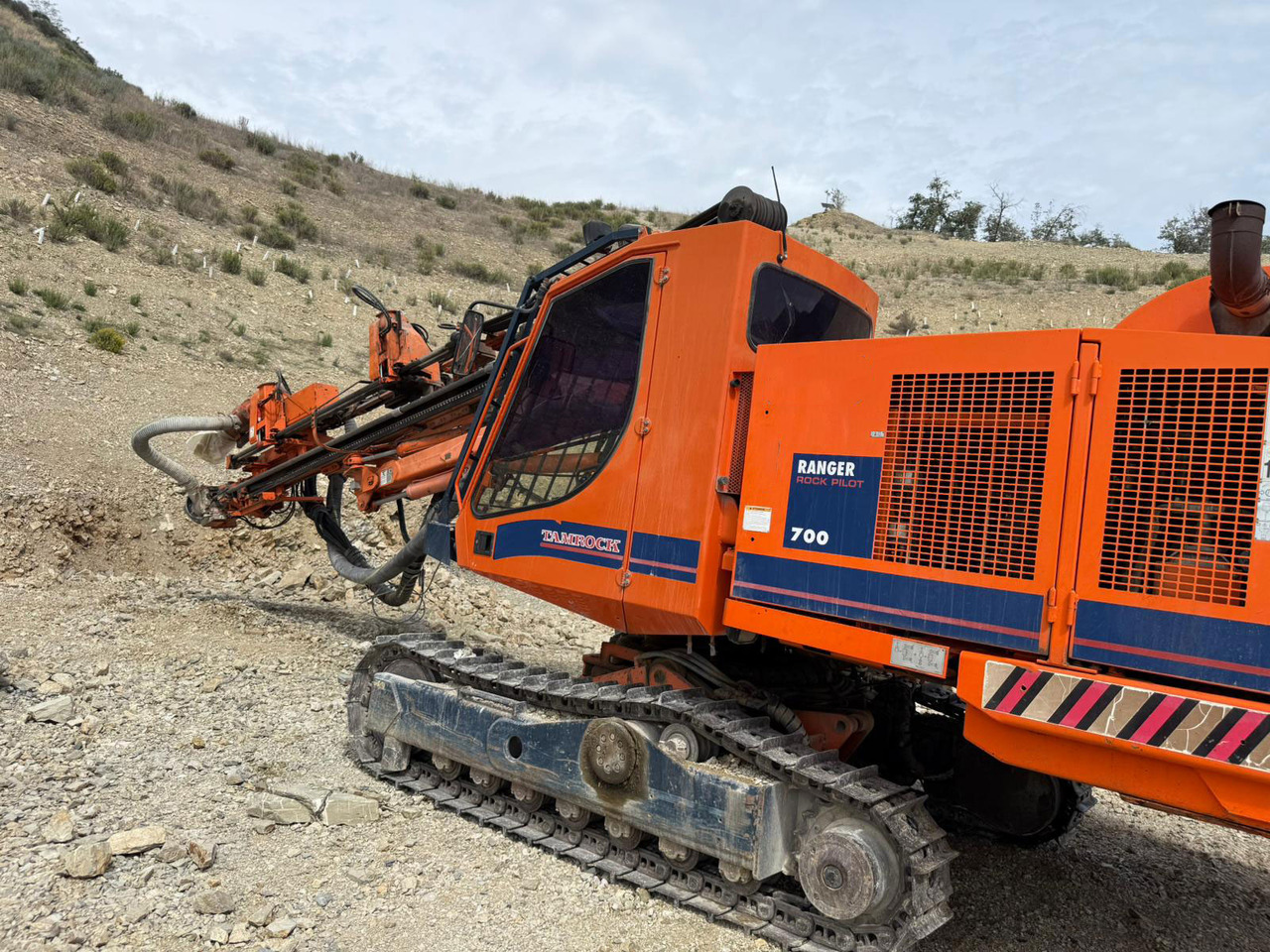Tamrock RANGER 700RP - Fúrógép: 3 kép. Tamrock RANGER 700RP - Fúrógép: 3 kép.