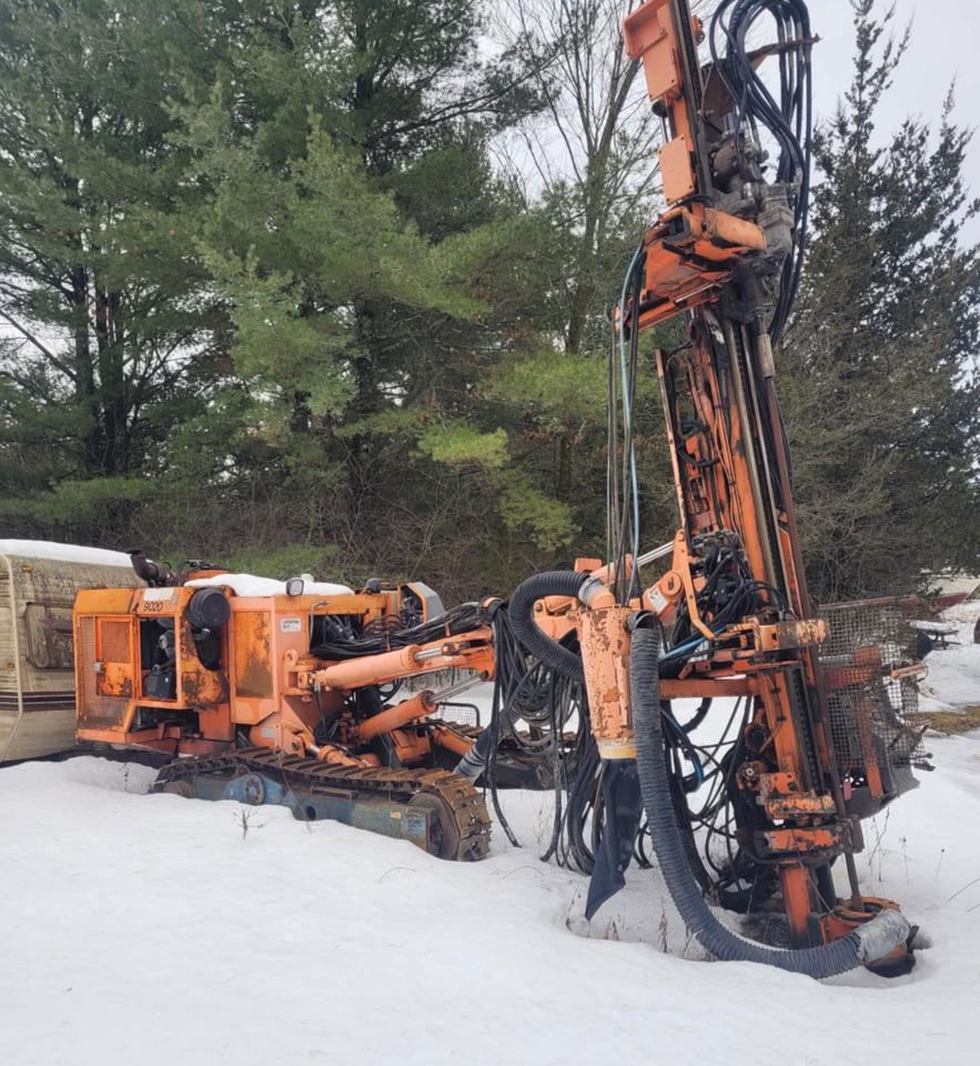 Tamrock Ranger 700 - Fúrógép: 3 kép. Tamrock Ranger 700 - Fúrógép: 3 kép.