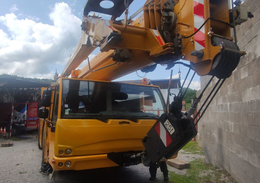 Terex AC 35L - Autódaru: 3 kép. Terex AC 35L - Autódaru: 3 kép.