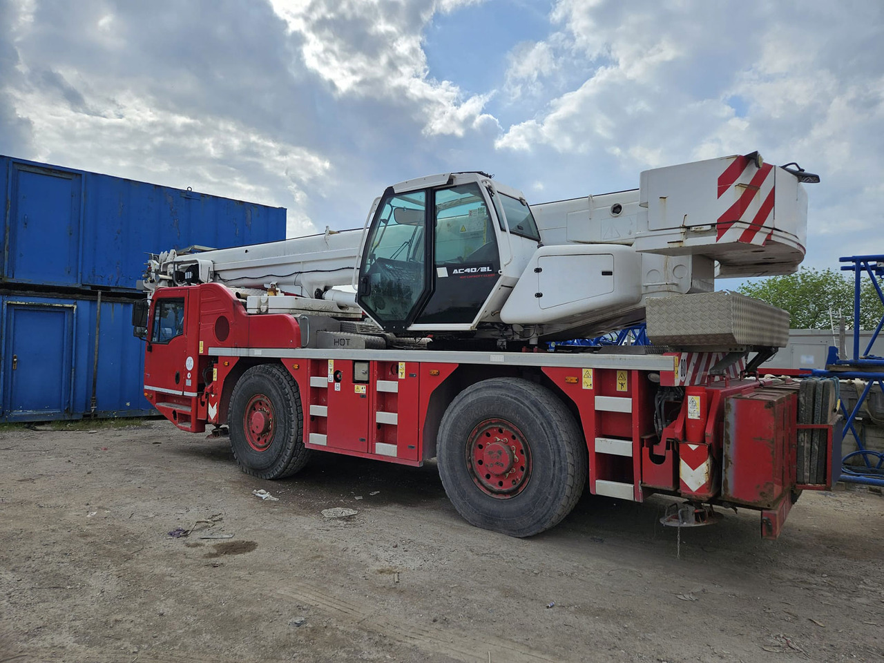 Terex AC 40-2L - Autódaru: 2 kép. Terex AC 40-2L - Autódaru: 2 kép.