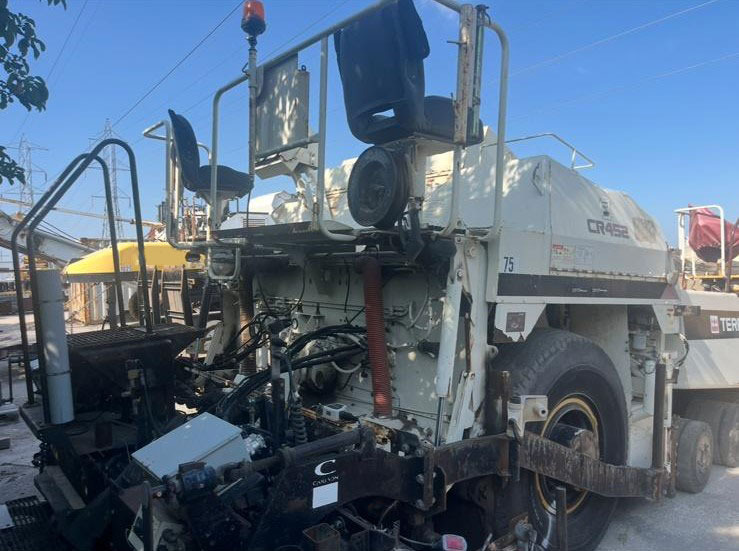 Terex CR452 - Útburkológép: 5 kép. Terex CR452 - Útburkológép: 5 kép.