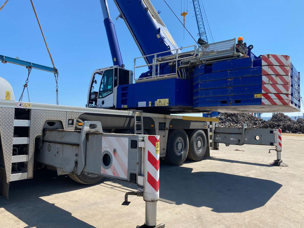 Terex Demag AC 350-6 - Autódaru: 5 kép. Terex Demag AC 350-6 - Autódaru: 5 kép.