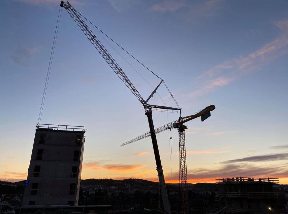 Terex Demag AC 350-6 SSL - Autódaru: 5 kép. Terex Demag AC 350-6 SSL - Autódaru: 5 kép.