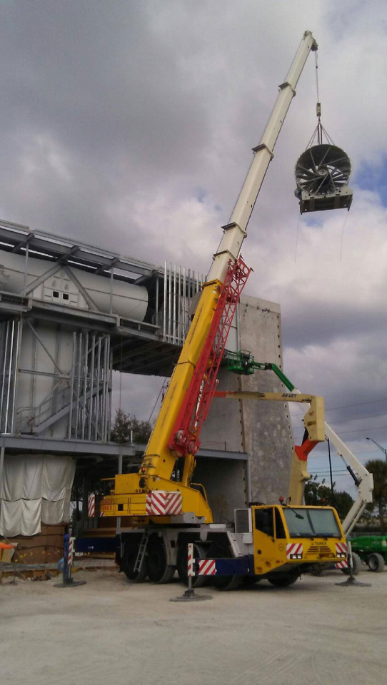 Terex Demag AC 80-2 - Autódaru: 4 kép. Terex Demag AC 80-2 - Autódaru: 4 kép.