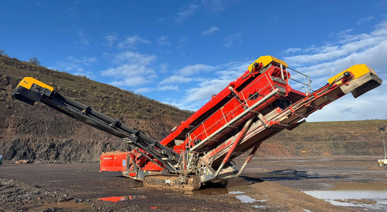 Terex Finlay 694+ 3D - Osztályozó berendezés: 1 kép. Terex Finlay 694+ 3D - Osztályozó berendezés: 1 kép.