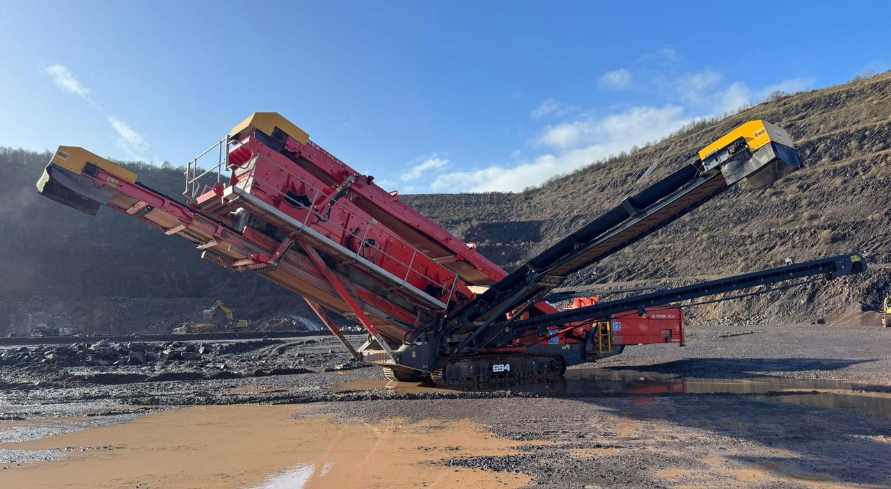 Terex Finlay 694+ - Osztályozó berendezés: 4 kép. Terex Finlay 694+ - Osztályozó berendezés: 4 kép.