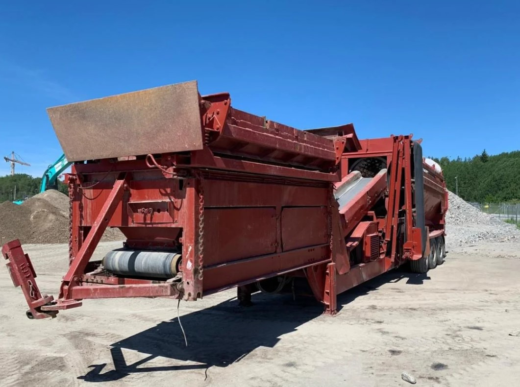 Terex Finlay 798 - Osztályozó berendezés: 3 kép. Terex Finlay 798 - Osztályozó berendezés: 3 kép.