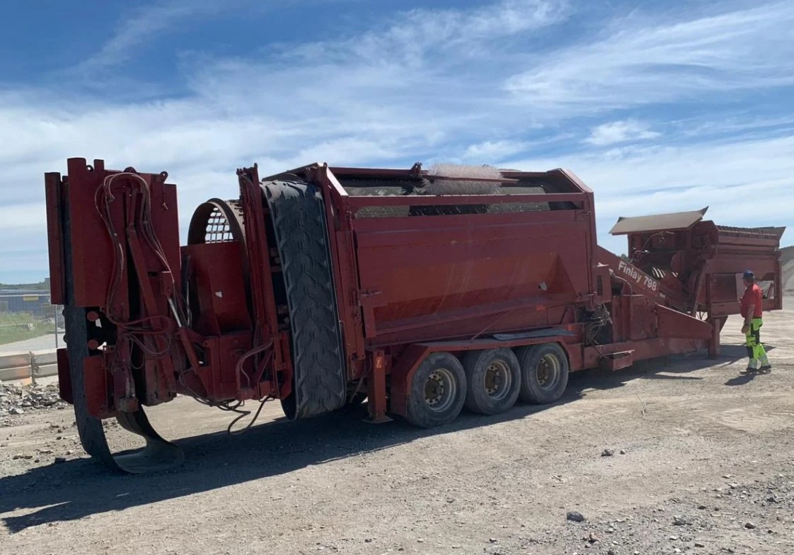 Terex Finlay 798 - Osztályozó berendezés: 4 kép. Terex Finlay 798 - Osztályozó berendezés: 4 kép.