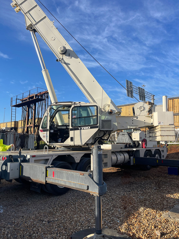 Terex T780 - Autódaru: 3 kép. Terex T780 - Autódaru: 3 kép.