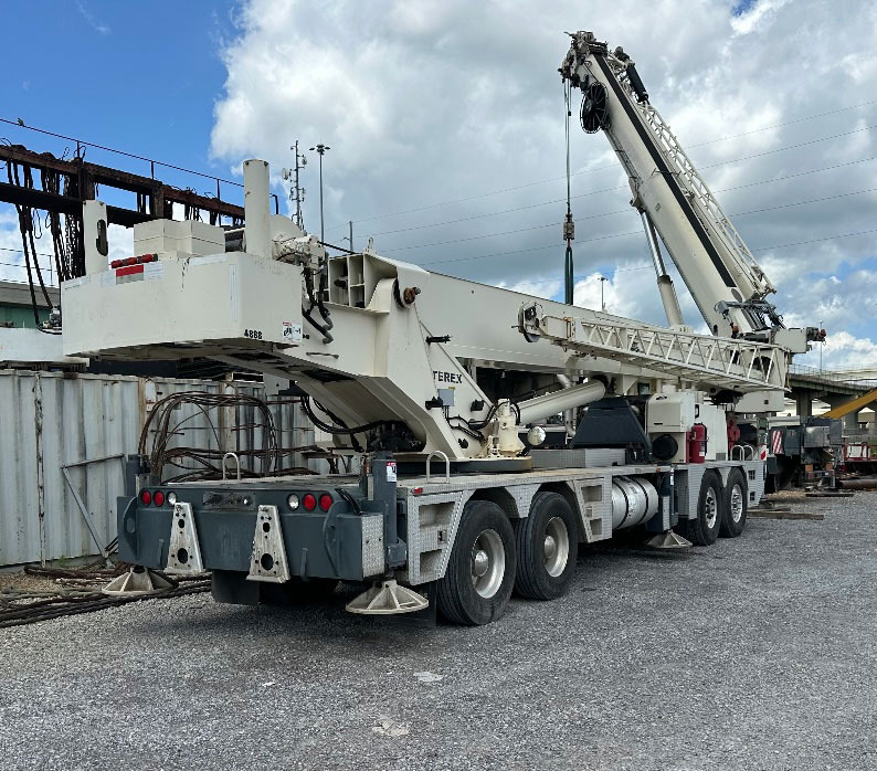 Terex T780 - Autódaru: 4 kép. Terex T780 - Autódaru: 4 kép.