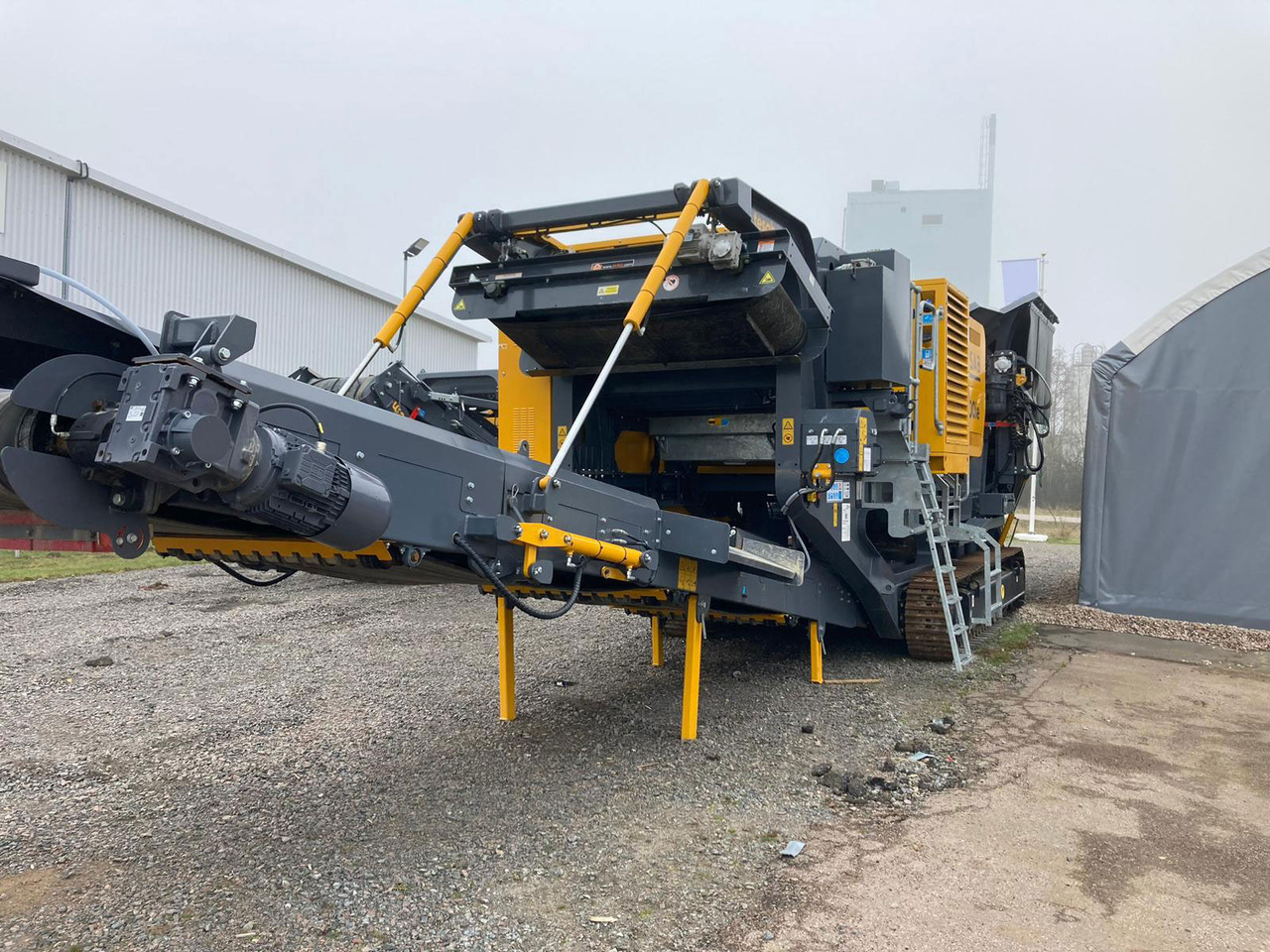 Tesab 700i - Pofás törő: 4 kép. Tesab 700i - Pofás törő: 4 kép.