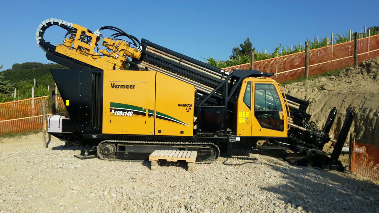 Vermeer D100x140 S3 - Irányított fúrógép: 1 kép. Vermeer D100x140 S3 - Irányított fúrógép: 1 kép.