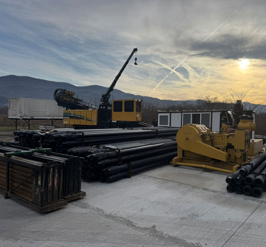 Vermeer D330x500 - Irányított fúrógép: 5 kép. Vermeer D330x500 - Irányított fúrógép: 5 kép.