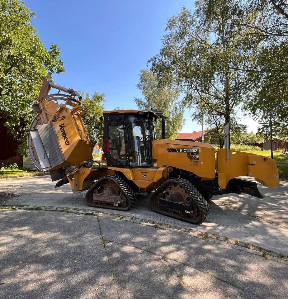 Vermeer RTX1250i2 - Árokásó: 2 kép. Vermeer RTX1250i2 - Árokásó: 2 kép.