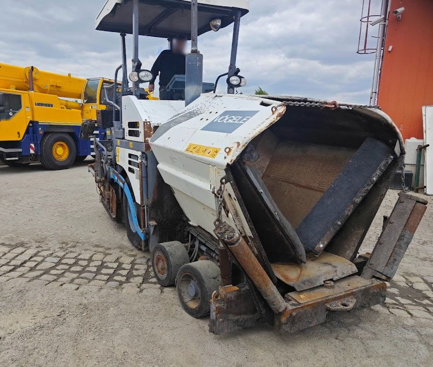 Vogele Super 1303-2 - Útburkológép: 3 kép. Vogele Super 1303-2 - Útburkológép: 3 kép.