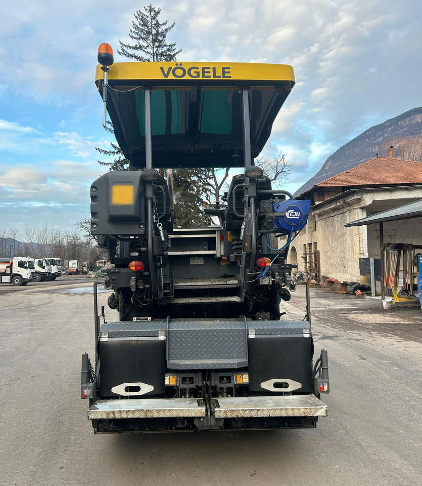 Vogele Super 1303-3i - Útburkológép: 4 kép. Vogele Super 1303-3i - Útburkológép: 4 kép.